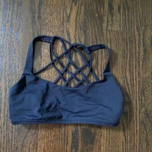 Lululemon sports bra size 6. Used condition.